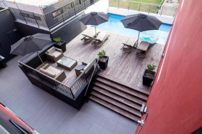 Beaufort Cozy Luxury Hideout with Restaurant, FREE Swimming pool & Gym, 10 mins from Airport